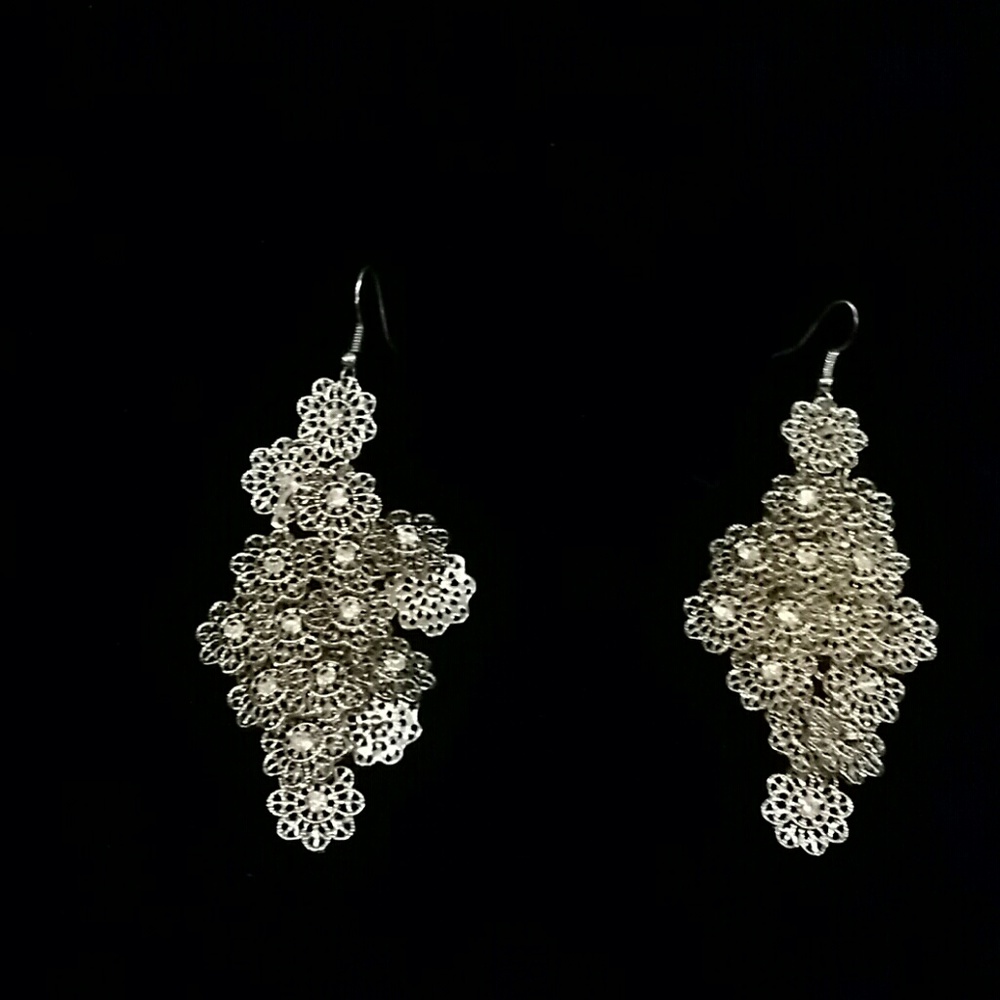 Dangle rhinestone earrings